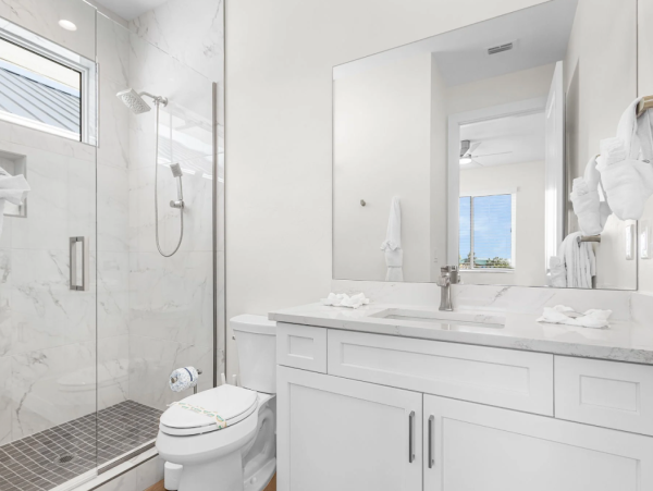 Fort Myers Beach Luxury Canal-Front Rental - 5 King Suites & Private Pool